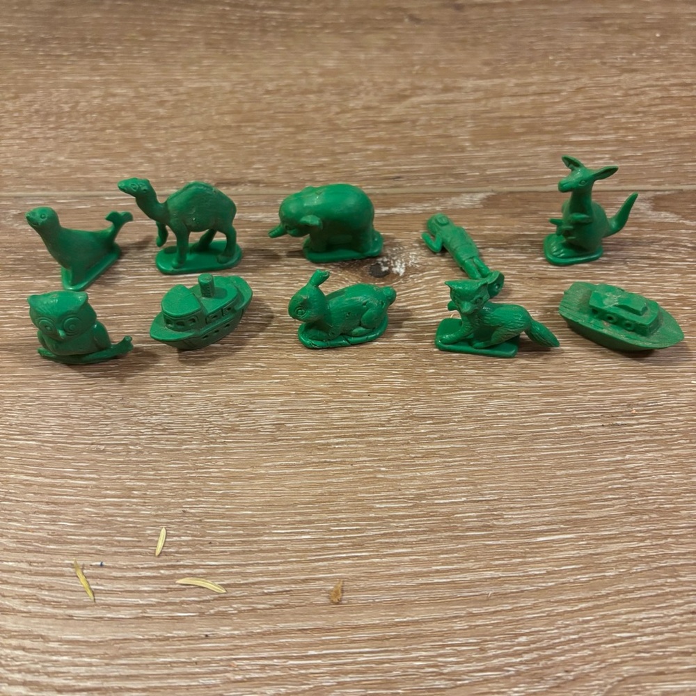 Vintage 1970's Tupperware Tupper Toys Busy Blocks 10 Green Figurines Animals Toy